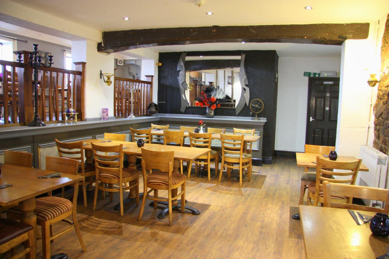 White Lion Hotel Yate Exterior photo